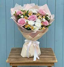 Букет цветов из:  Гвоздики, Орхидеи и Розы в Тогучине