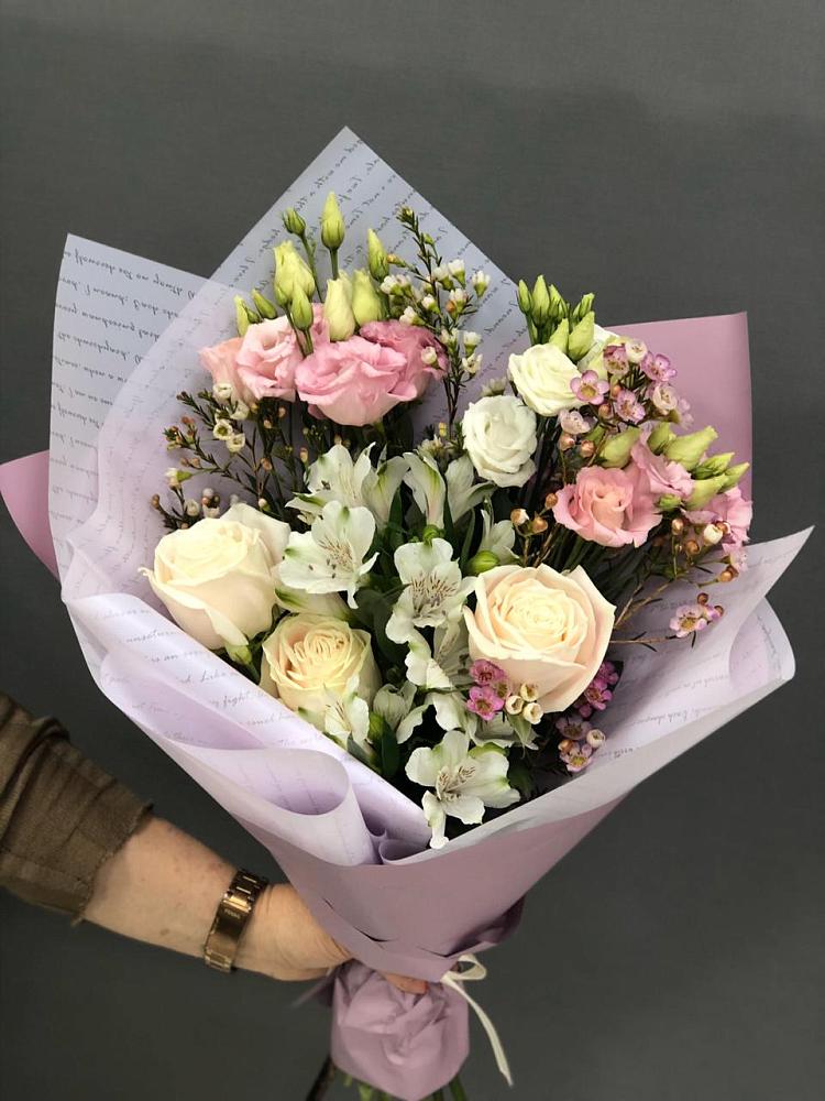 Букет цветов из: Альстромерии, Розы и Лизиантусы в Тогучине