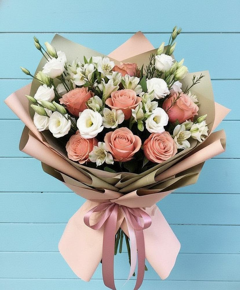 Букет цветов из: Розы, Альстромерии и Лизиантусы в Тогучине