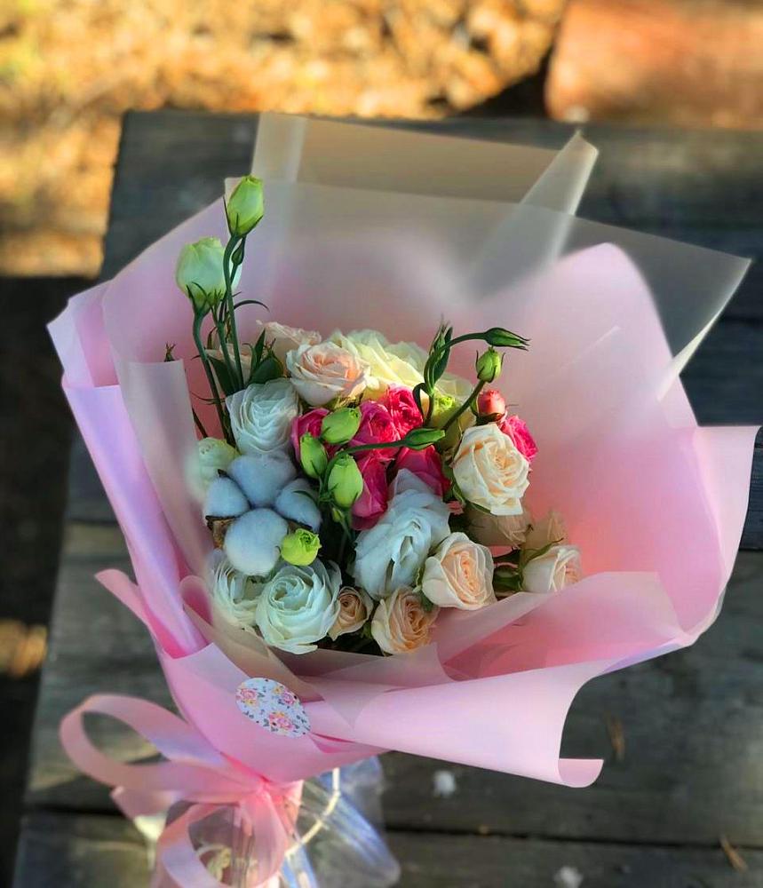 Букет цветов из: Розы и Лизиантусы в Тогучине