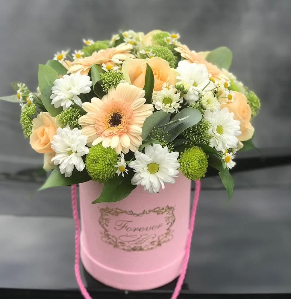 Цветочная композиция из Розы, Герберы и Хризантемы в шляпной коробке в Тогучине